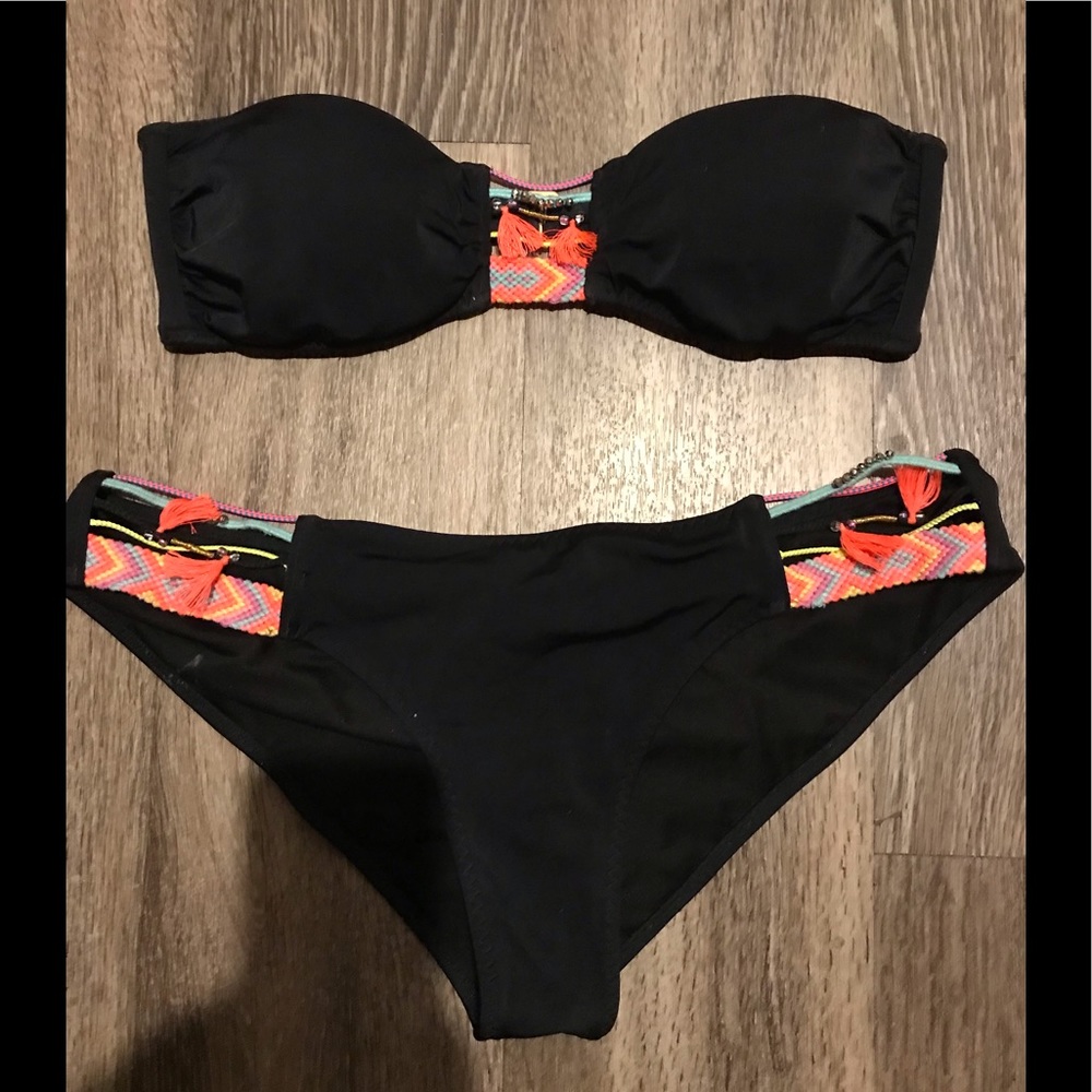Victoria’s Secret bikini